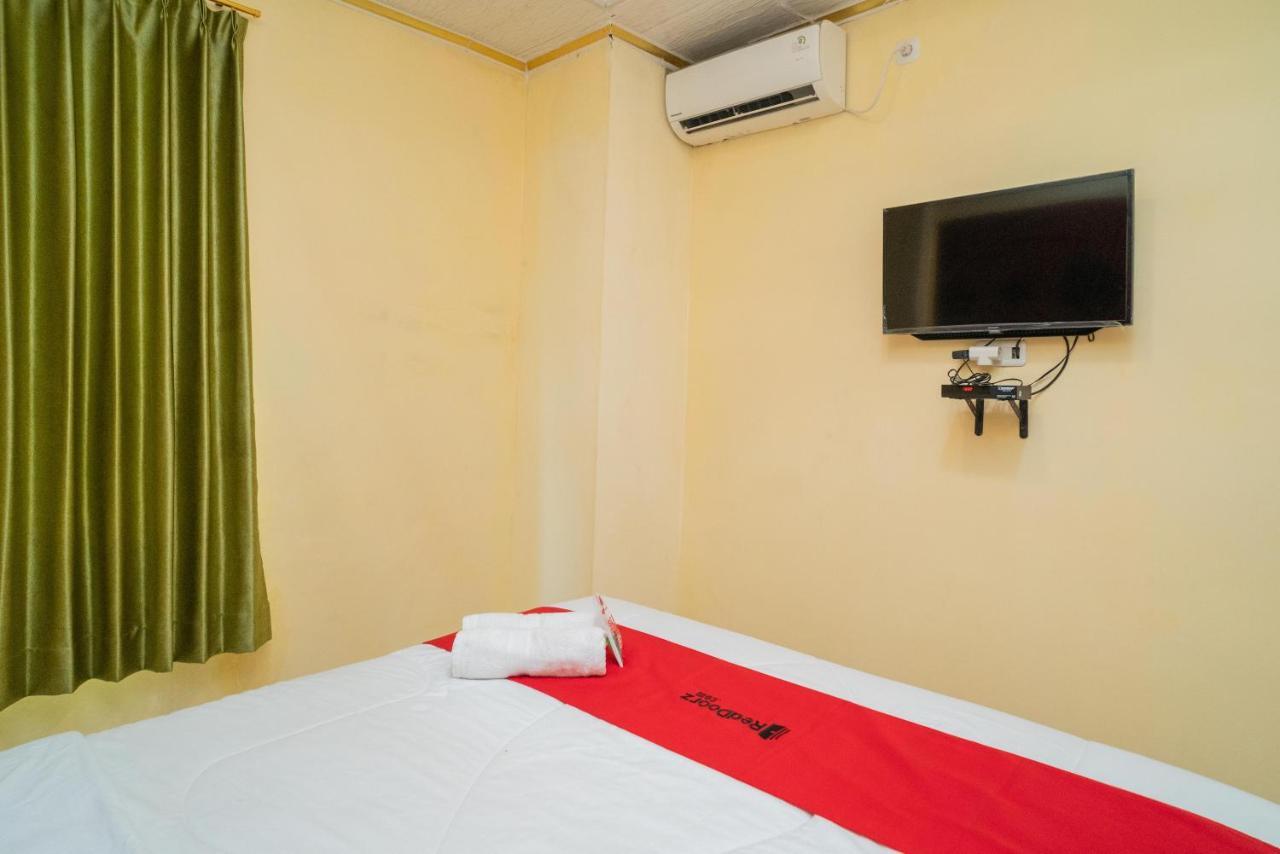 Reddoorz Plus Syariah Near Pasar Turi سورابايا المظهر الخارجي الصورة