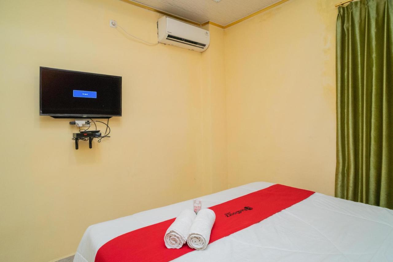 Reddoorz Plus Syariah Near Pasar Turi سورابايا المظهر الخارجي الصورة